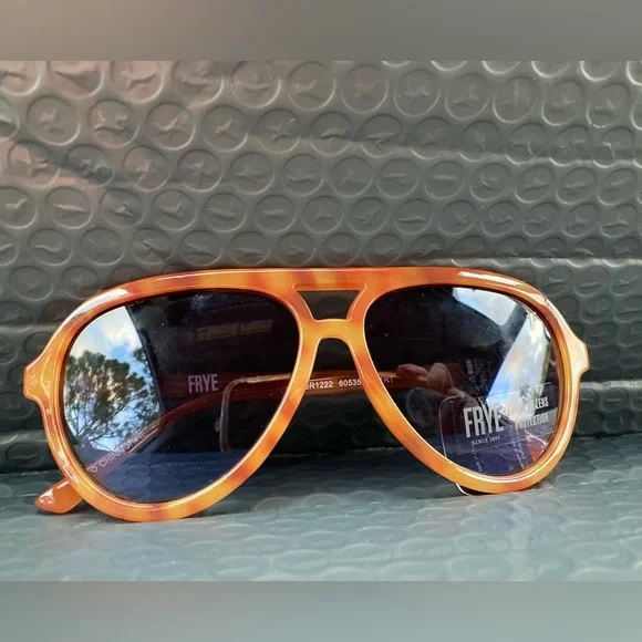 new FRYE & CO sunglasses 100% UV protection GOLD TONE FINISH FRYE AND CO. | Accessories | New Frye Co Sunglasses 0 Uv  main image 4